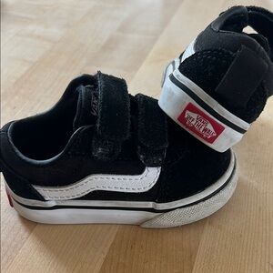 EUC Vans Toddler Sneakers 4.5